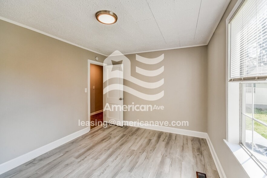 Building Photo - 28 Springbrook Cir