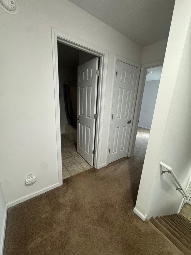 Building Photo - 3308 E St Charles Rd