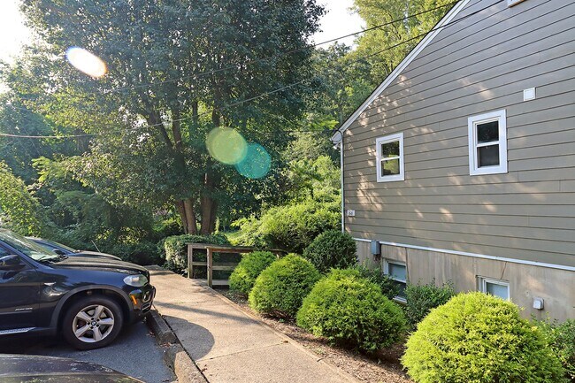 Building Photo - Dog-Friendly Apartment Near UVA & Downtown