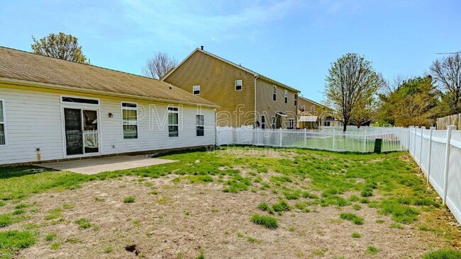 Building Photo - 4110 Ivanhoe St