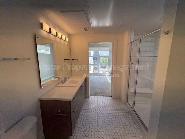 Building Photo - 3500 S Corona St