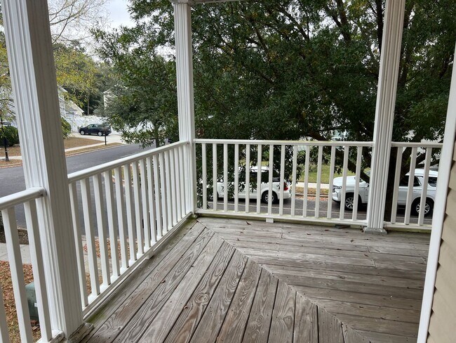 Building Photo - Lovely Bluffton Park House