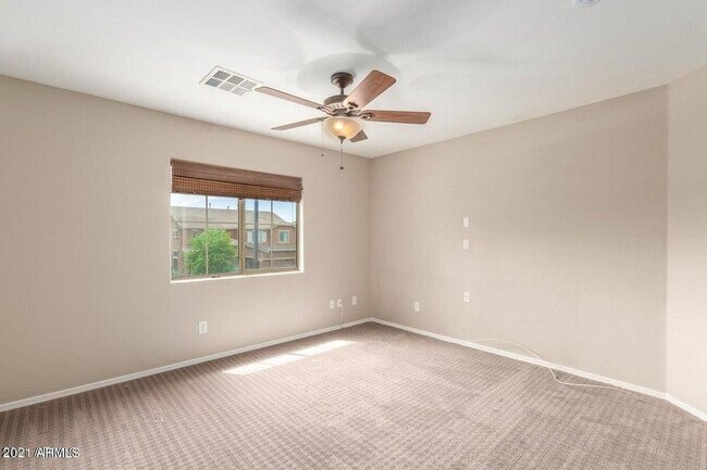 Building Photo - 3828 E Bridgeport Pkwy