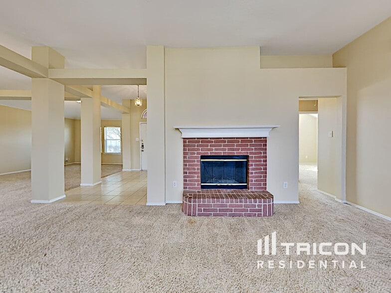 Building Photo - 1567 Nottingham Dr