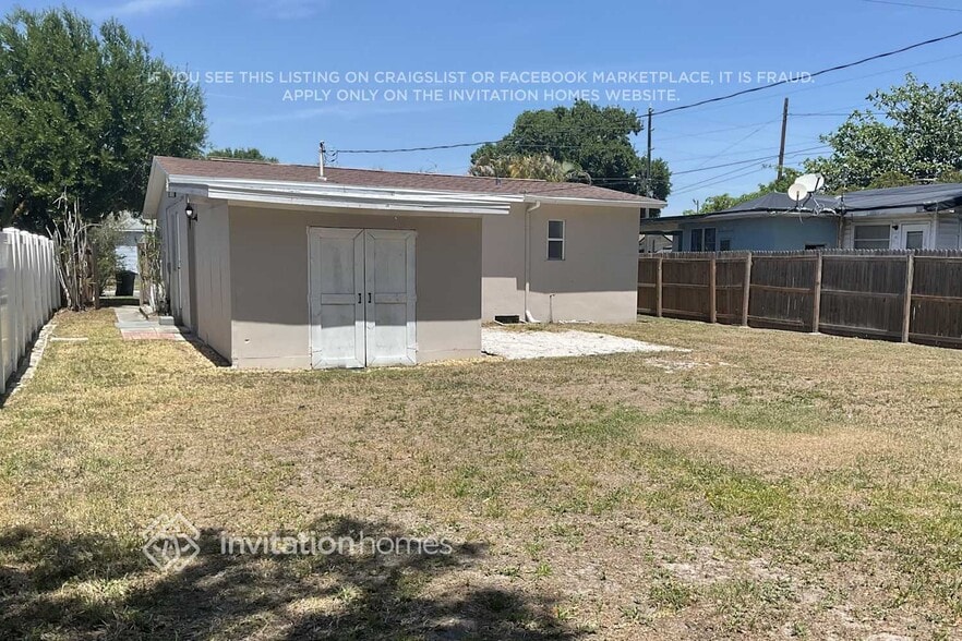 Building Photo - 2826 17th Ave N