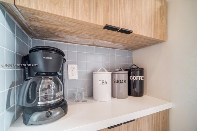 Building Photo - 13654 NE 20th Pl