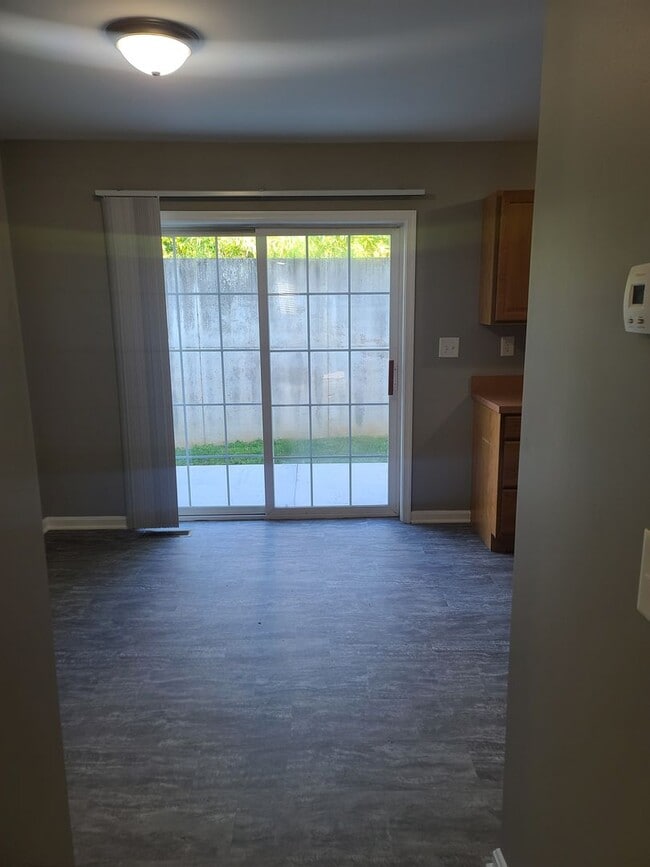 Building Photo - 3 Bedroom Townhouse for Rent in Waynesboro!