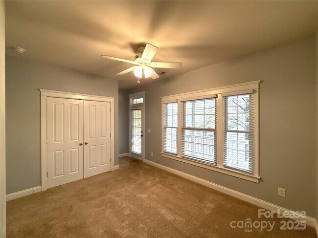 Building Photo - 3003 Colonel Springs Way