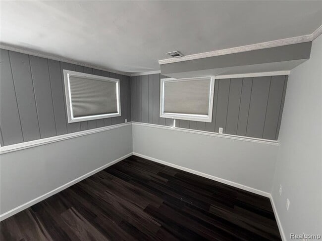 Building Photo - 115 Linhart St