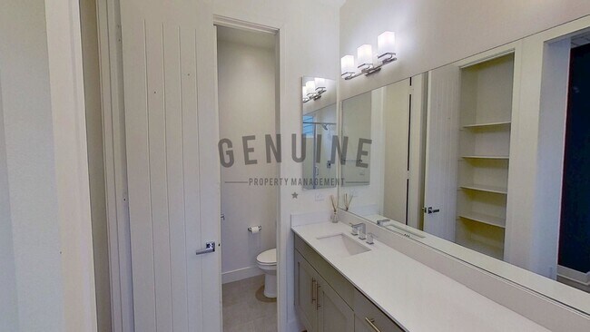 Building Photo - Beautifully Furnished 3Bd 3.5Ba Condo in Costa Mesa