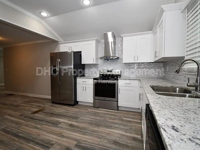 Building Photo - 1394 Alverado Way