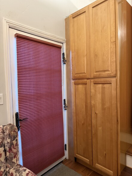 Building Photo - 312 Crest Dr