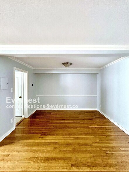 Building Photo - 4520 Grove Ave