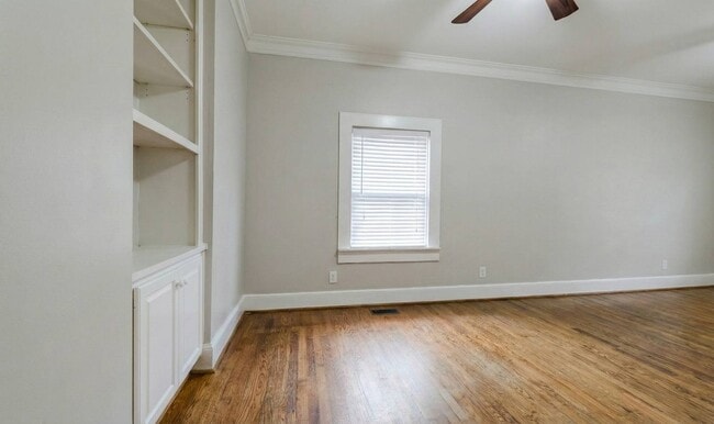 Building Photo - 402 Laurel St