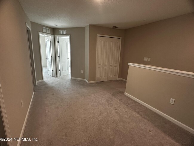 Building Photo - 7371 Palm Hills Dr