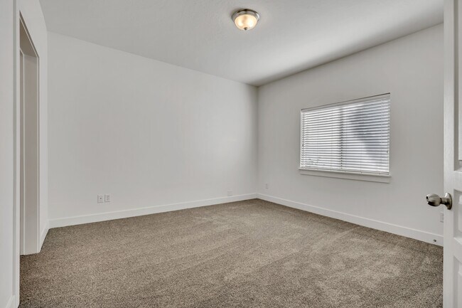 Building Photo - Cedar Street Holdings
