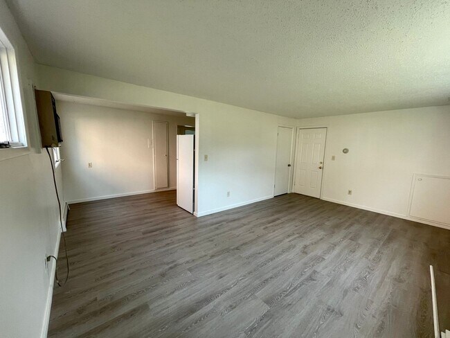 Building Photo - 1340 4th Ave SW