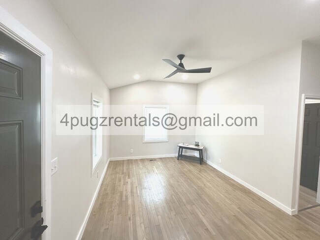 Building Photo - 3138 Marion Dr
