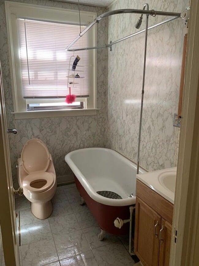 Building Photo - 7 University Pl