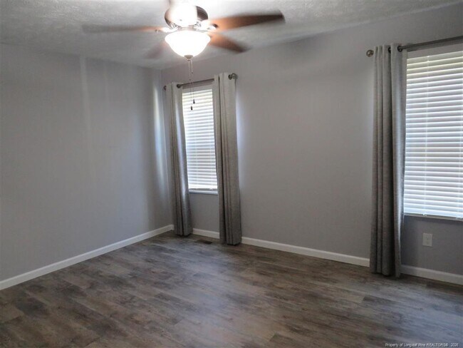 Building Photo - 760 Ashbrook Rd