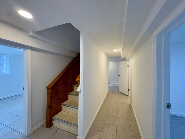 Building Photo - 1108 Elm Ridge Ave
