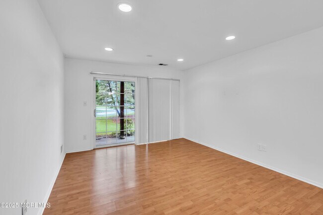 Building Photo - 237 Paddington Ct