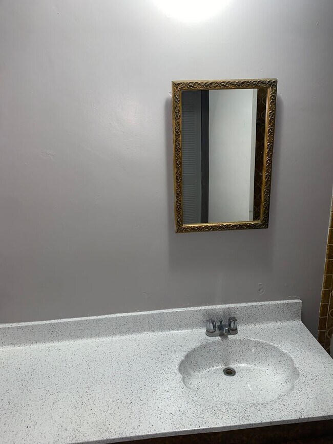 Building Photo - LEASE NOW AND ENJOY 50% OFF 2ND MONTH! Spa...