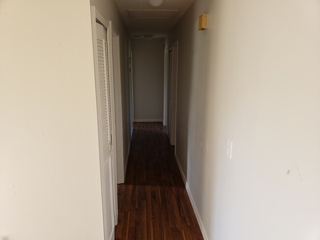 Building Photo - 2904 Foxdale Dr