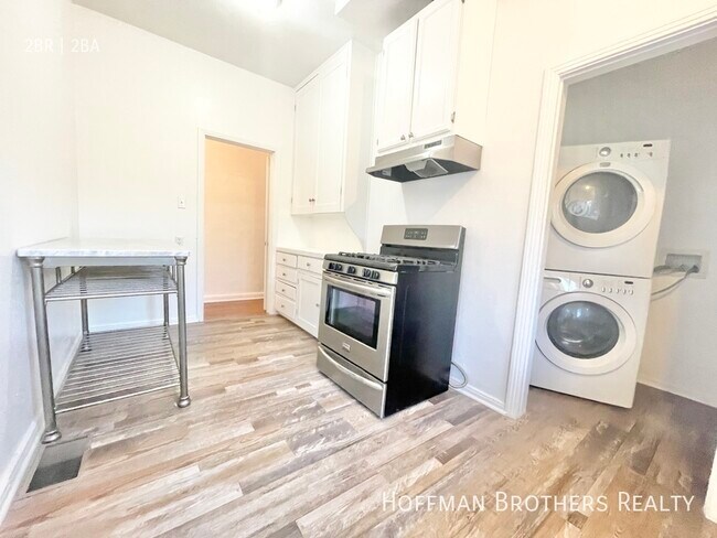 Building Photo - 1306 1/2 S Cloverdale Ave-