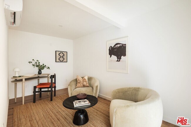 Building Photo - 784 Elmira St