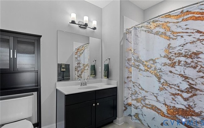 Building Photo - 444 W 6th St