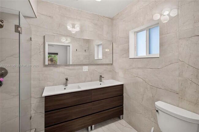 Building Photo - 533 Mokena Dr