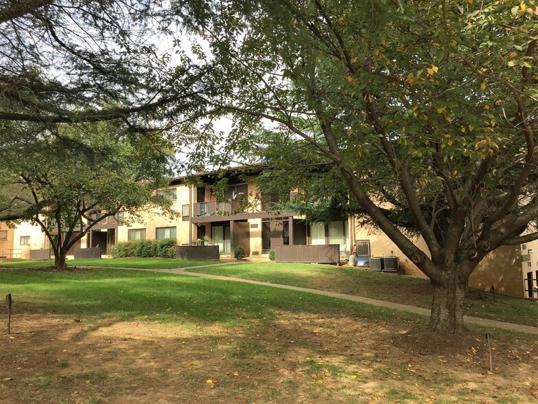 Building Photo - 7811 Enola St
