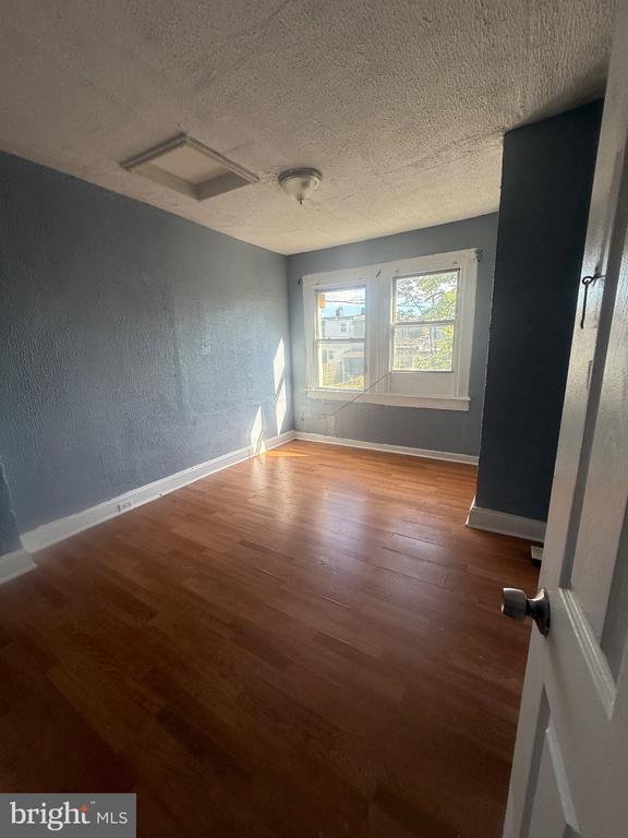 Building Photo - 2221 Wilkens Ave
