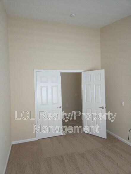 Building Photo - 26858 China Dr