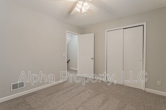 Building Photo - 501 Edwards Rd