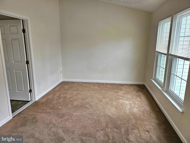 Building Photo - 114 Madison Ct