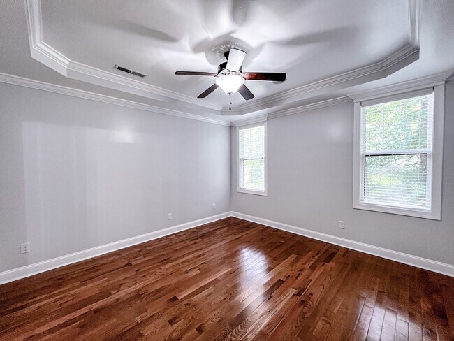 Building Photo - Gorgeous 3 Bed 2.5 Bath Home in Fayetteville