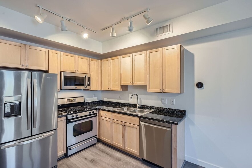 Building Photo - 3220 Foundry Pl