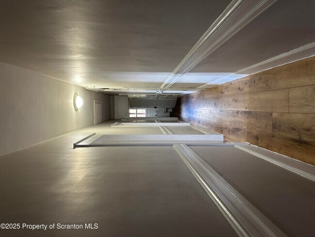 Building Photo - 568 Main St