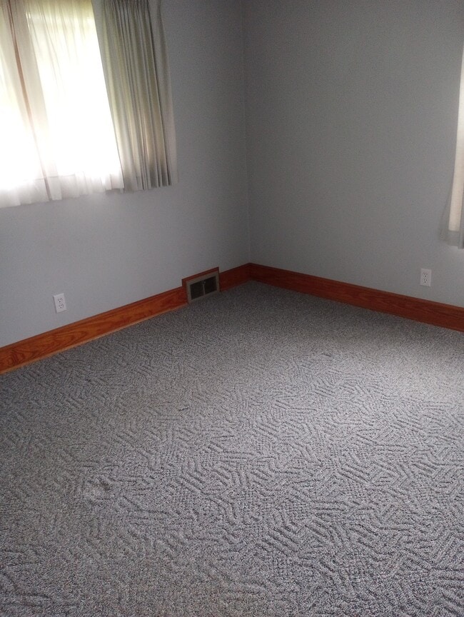 Building Photo - 316 Chatham Dr