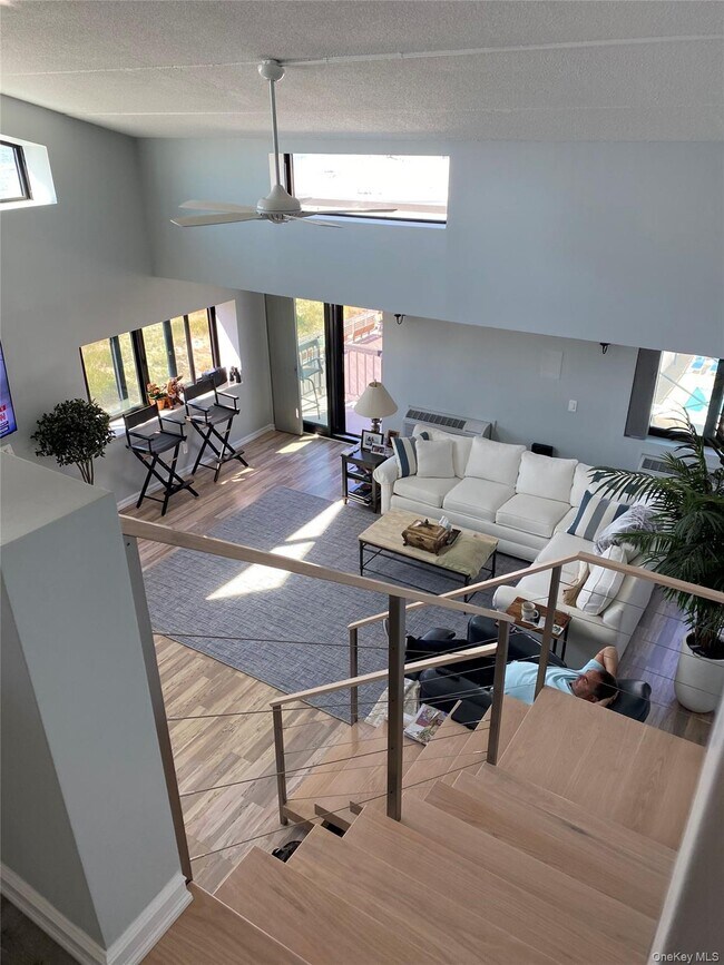 Building Photo - 750 W Broadway