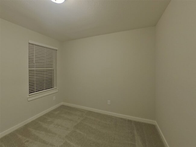 Building Photo - 23643 Gibson Frst Dr