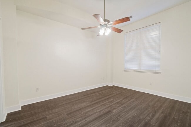 Building Photo - COMING SOON! Modern 1BR/1BA in First Ward – Walk to Parks, Dining & Entertainment