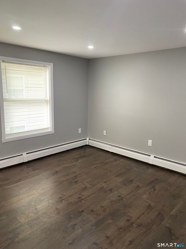 Building Photo - 1387 Quinnipiac Ave