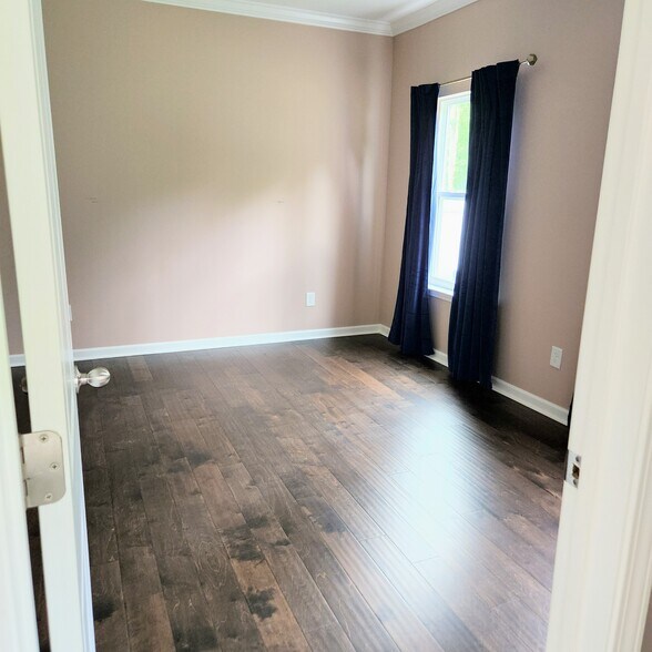 Building Photo - 6532 Wilford Ct