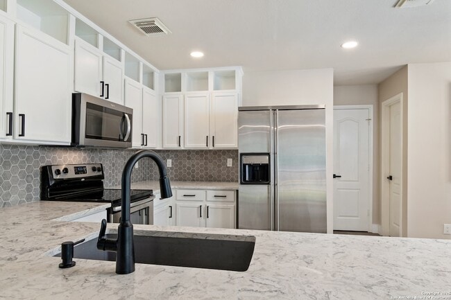 Building Photo - 21450 Bubbling Creek