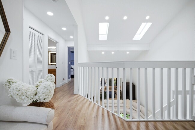 Building Photo - 7798 La Mirada Dr