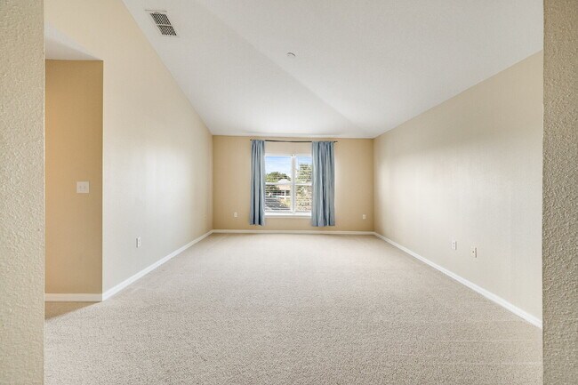 Building Photo - Brookshire at Heritage Oaks, Two-Story Pool Home with pond view!