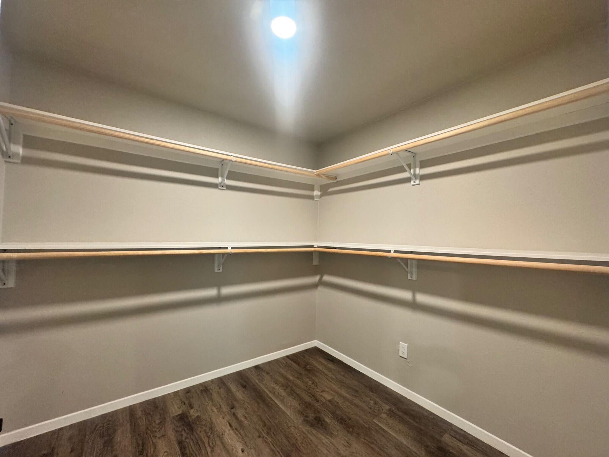 Building Photo - Room in House on Cross St